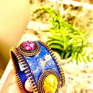 Antique-look leather, resin, metal fashion clasp bracelet—VINTAGE DREAM